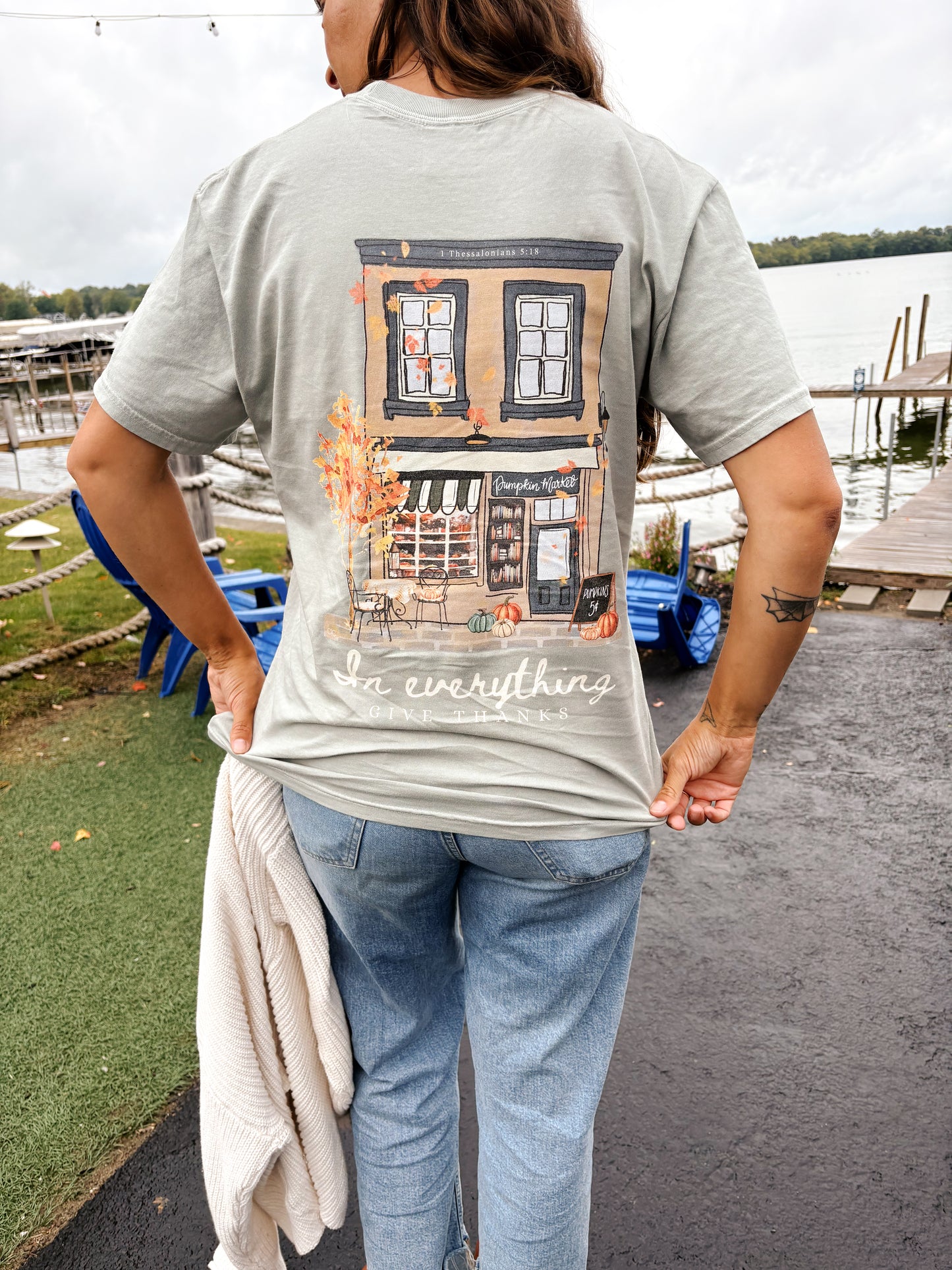 In Everything Give Thanks Graphic Tee