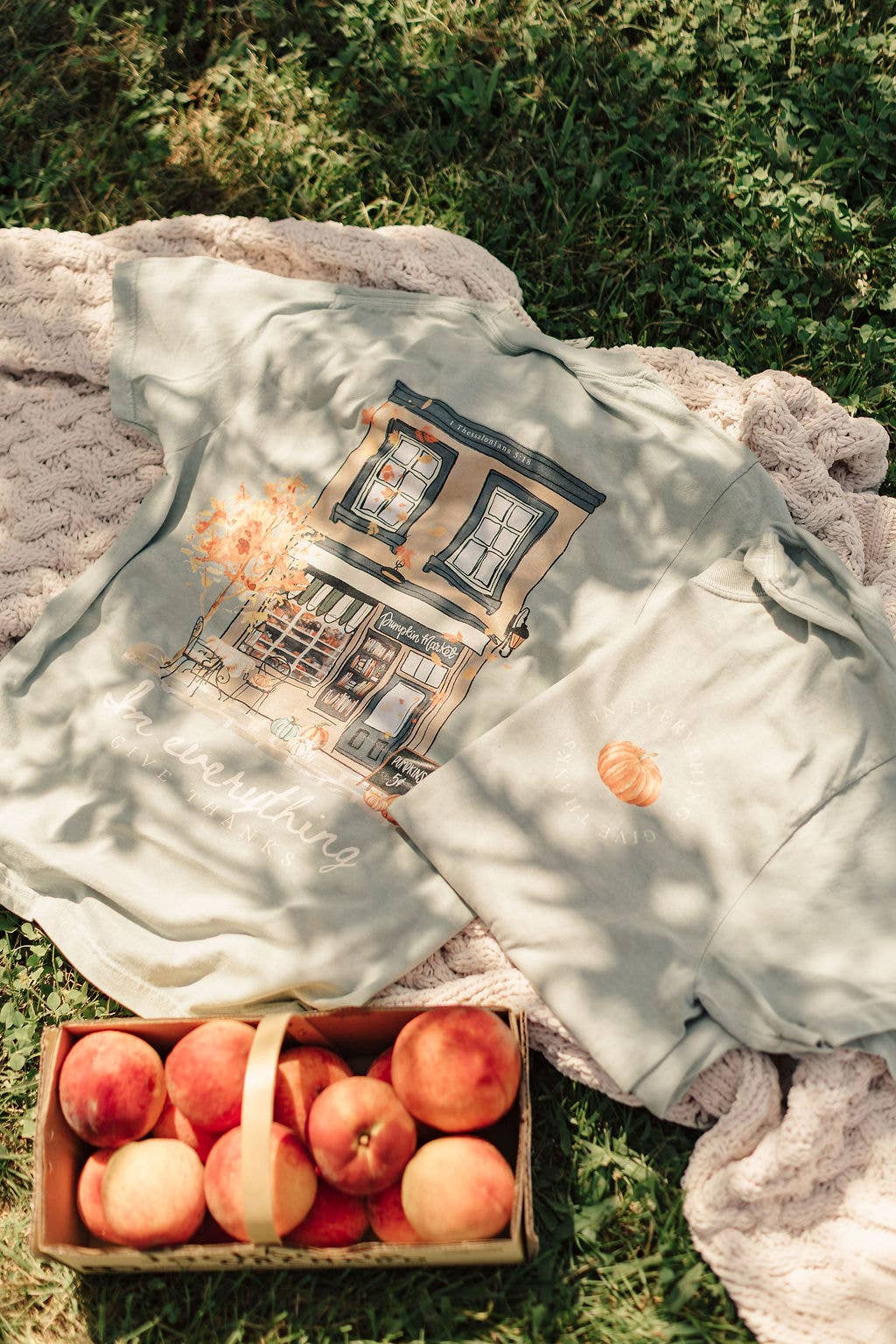 In Everything Give Thanks Graphic Tee